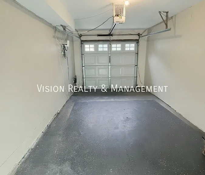 5025 Brittany Dr — Photo 19
