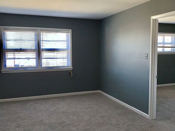 3rd image of 2220 Heather Ln #6