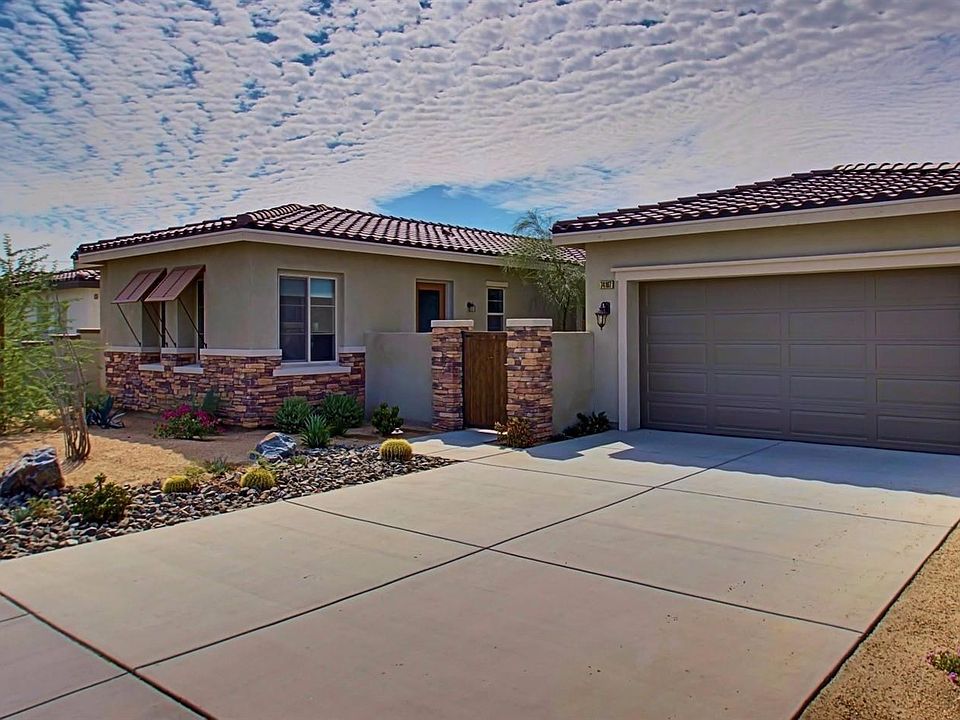 Front view of home