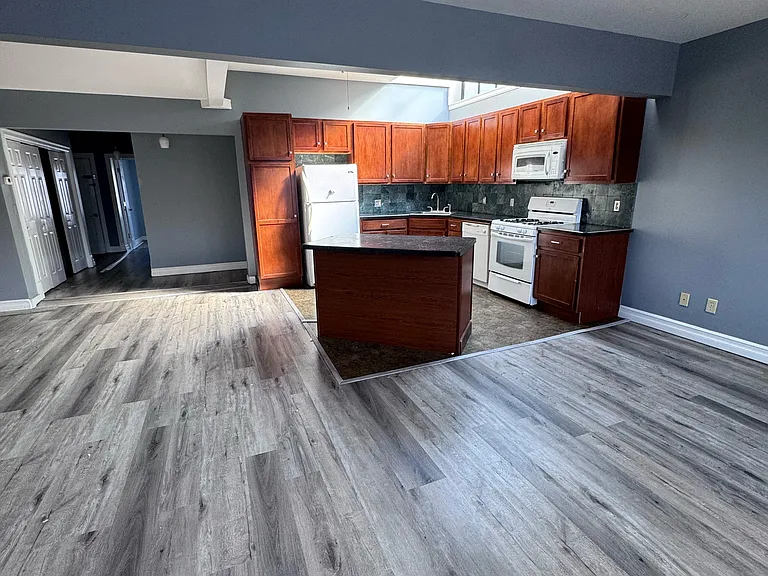1418 Hertel Ave #2 — Photo 1