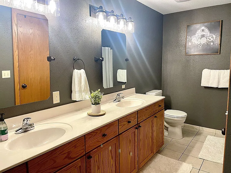 1210 Knower Ave #1 — Photo 7