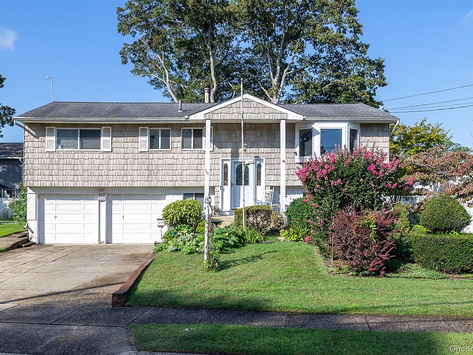 1st image of 384 W 22nd Street