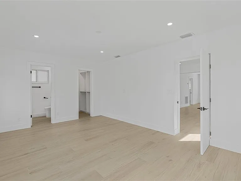 1116 N 31st Ave — Photo 10