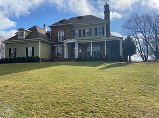 175 Great View Rd, Cedar Bluff, VA 24609
