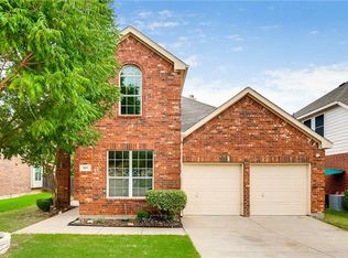 921 Green Pond Dr, Garland, TX 75040