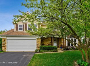 1719 Hartford Ln, Crystal Lake, IL 60014