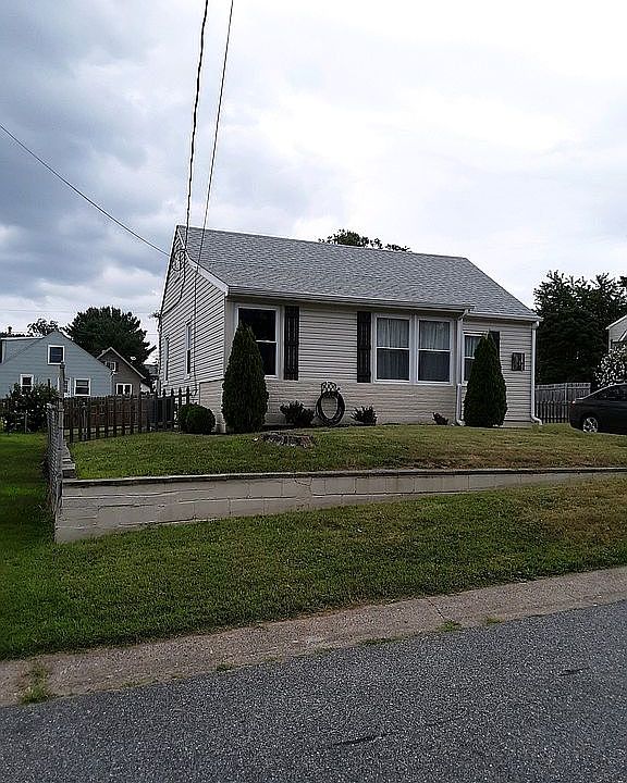 1st image of 3905 Elmwood St