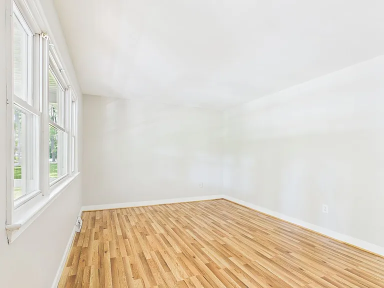 3041 Clintwood Rd — Photo 9