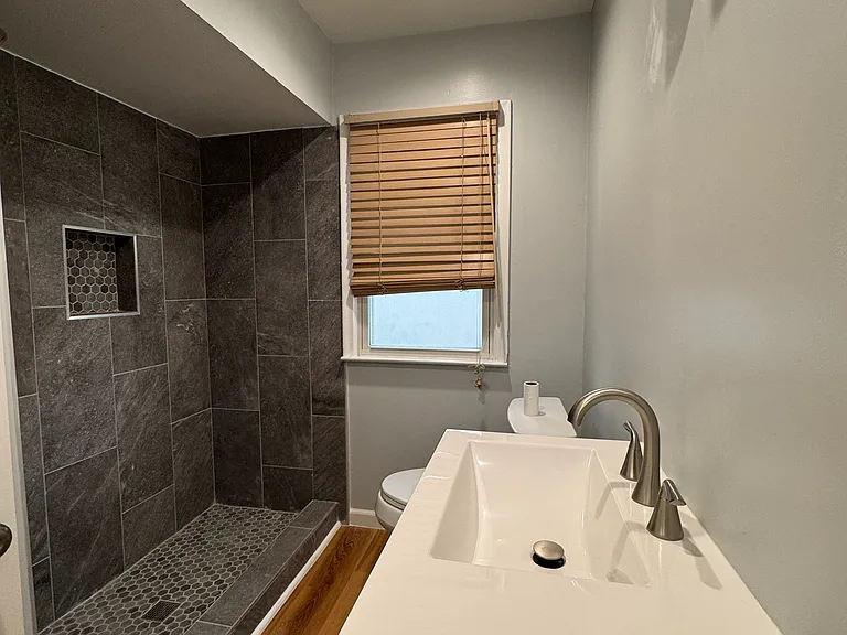 Brand new full bath.