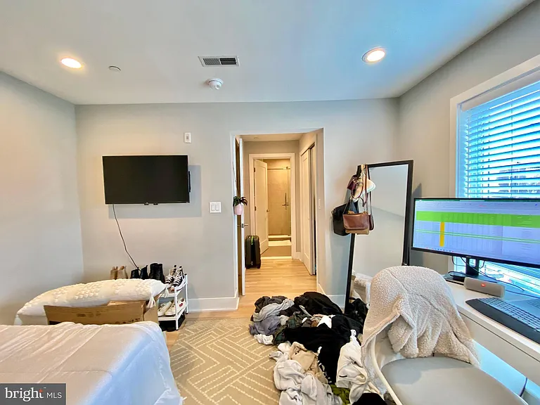 922 N 17th St #26-E — Photo 9