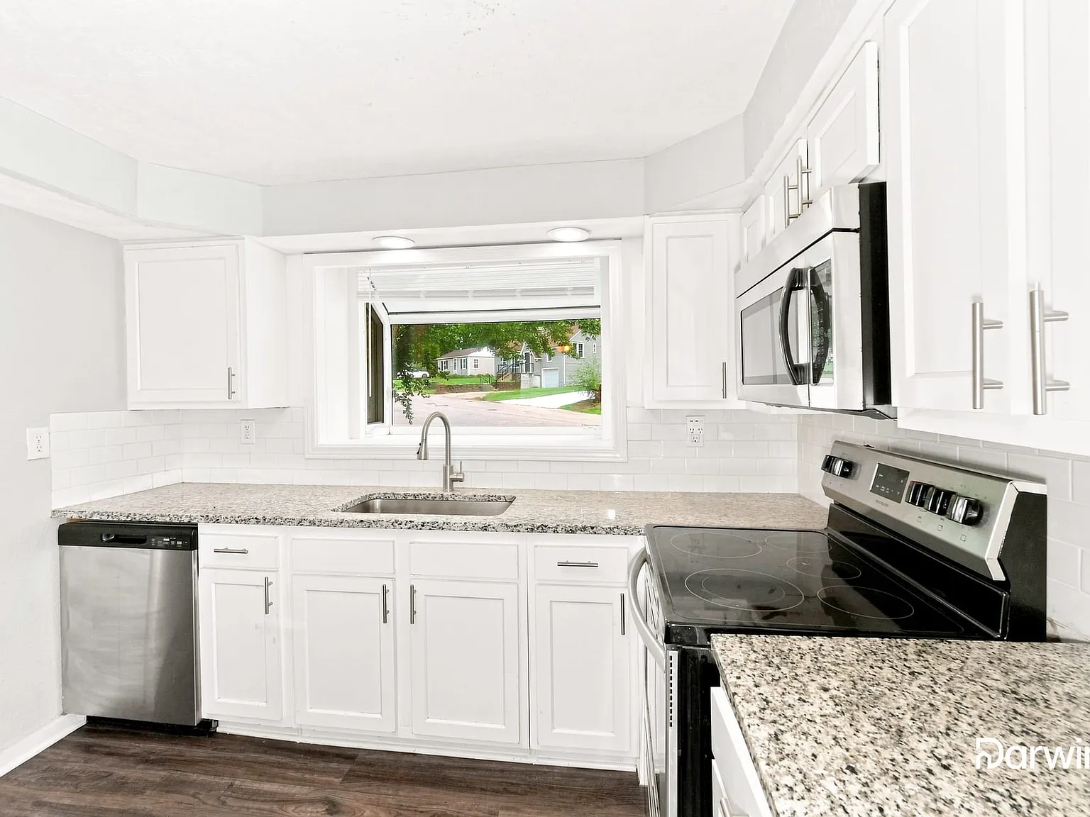 3 bed, 2.0 bath, 1100 sqft, $1,430 — Photo 3