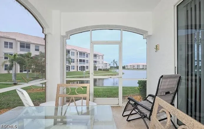 3 bed, 2.0 bath, 1331 sqft, $2,500 — Photo 3