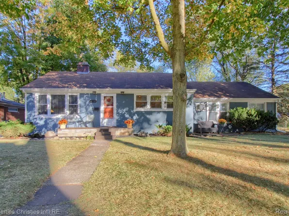 816 Carpenter St, Northville, MI 48167