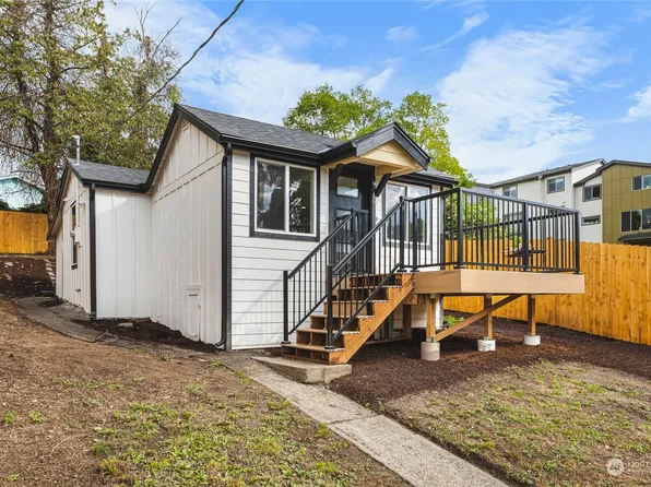 9616 11TH Avenue SW, Seattle, WA 98106