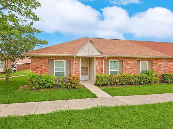 39 W Townhouse Ln #19, Grand Prairie, TX 75052