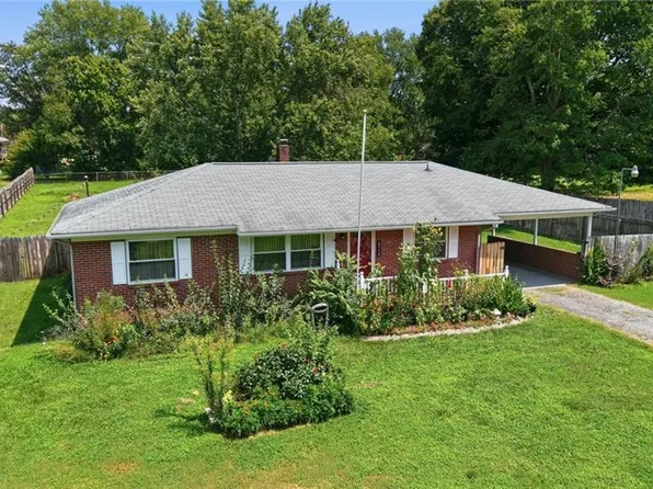 4358 Gumtree Rd, Winston Salem, NC 27107