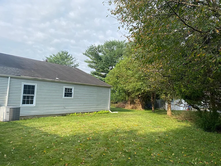 44 Woodbury Rd — Photo 36
