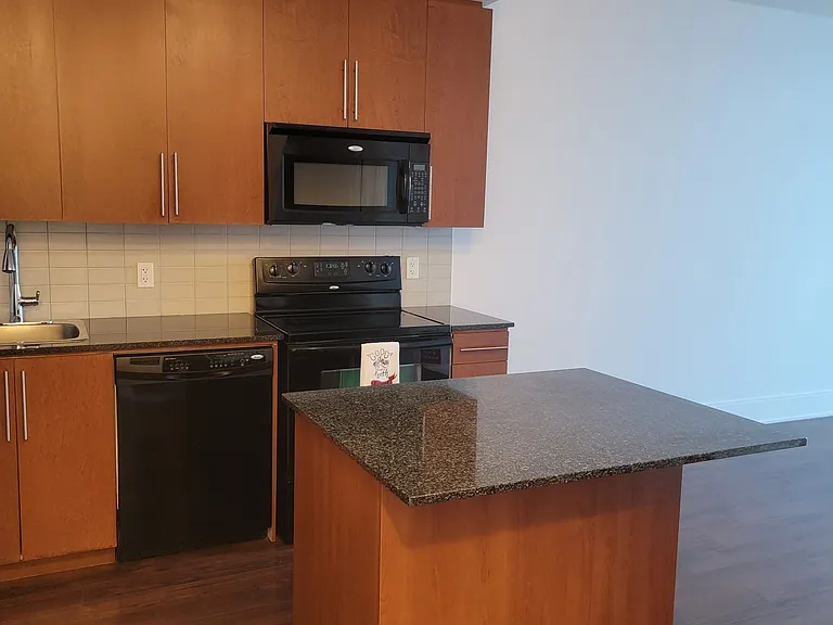 330 Burnhamthorpe Rd W #2306 — Photo 6