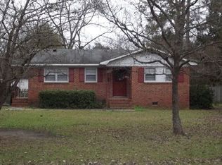 216 N Calhoun St, Bishopville, SC 29010