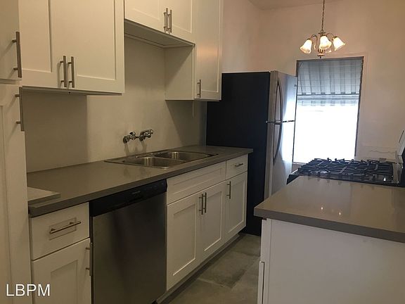 3rd image of 8435 Blackburn Ave
