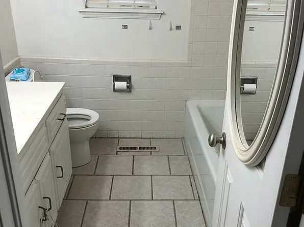 1325 Whispering Hl, Ada, OK 74820