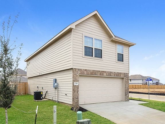 3rd image of 2358 Redlove Dr