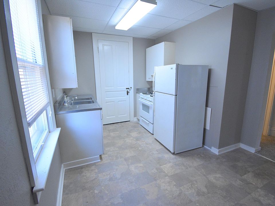 1st image of 1054 W 8th St APT 1