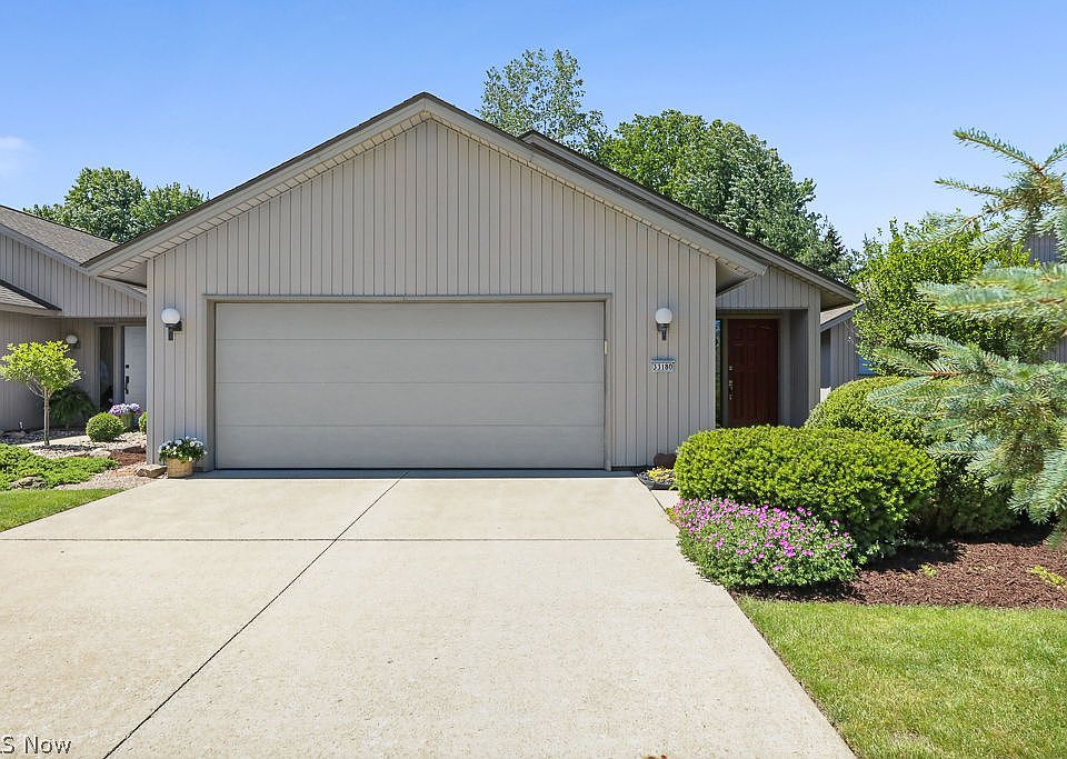 1st image of 33180 Glenwood Ct