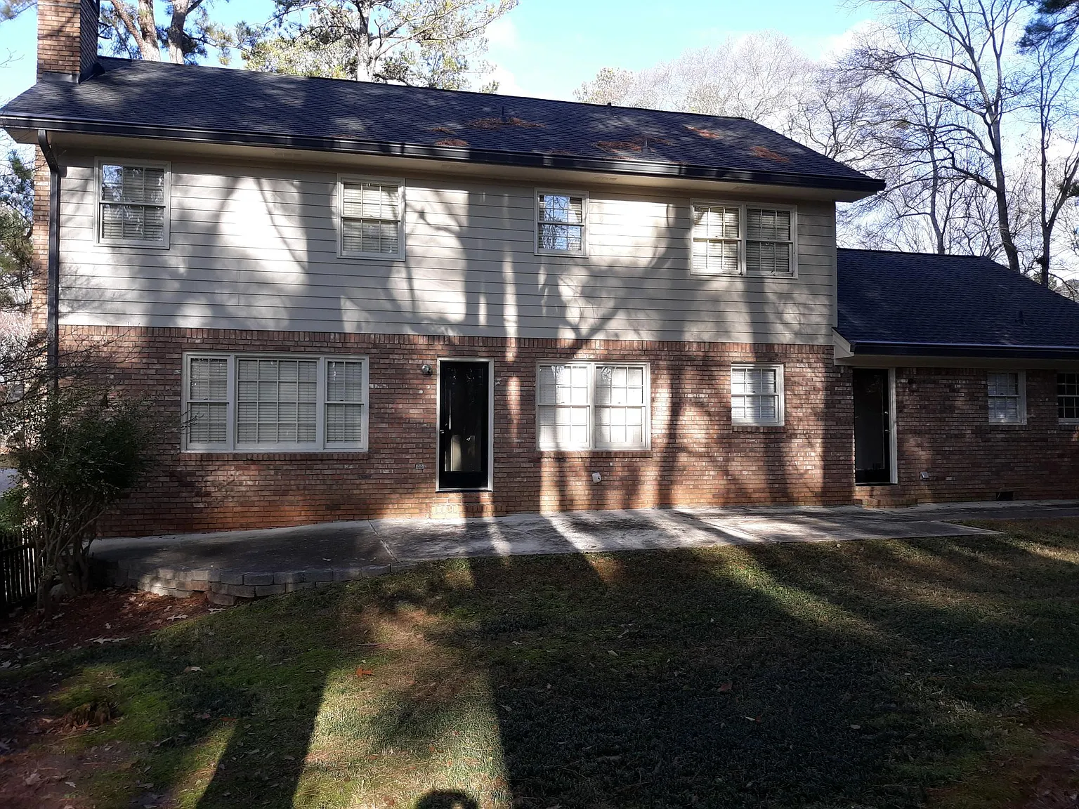 4 bed, 2.5 bath, 2195 sqft, $3,600 — Photo 2