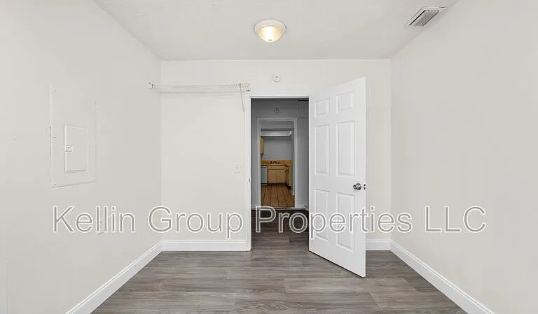 303 Regal Park Dr — Photo 18