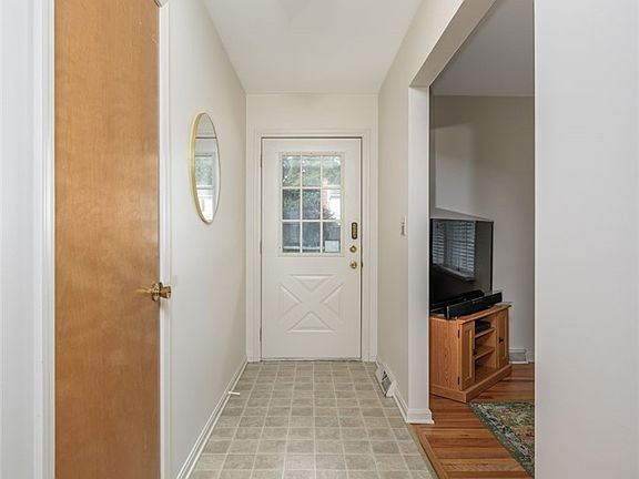 4th image of 407 Holliston Rd