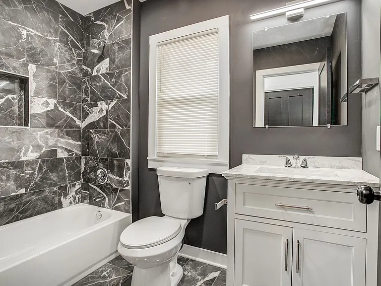 4421 Bellefontaine Ave — Photo 26
