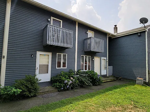 2 bed, 1050 sqft, $2,650 — Photo 2