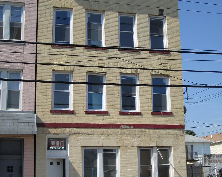 1st image of 144 Verona Ave #3