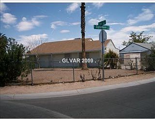 1st image of 900 N 1st St