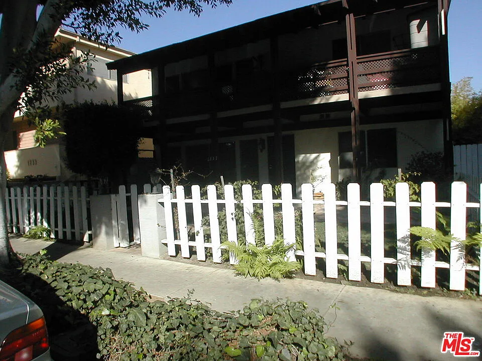 1237 Franklin St #4