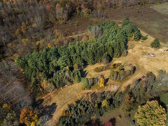 3rd image of 3 Spruce Hl