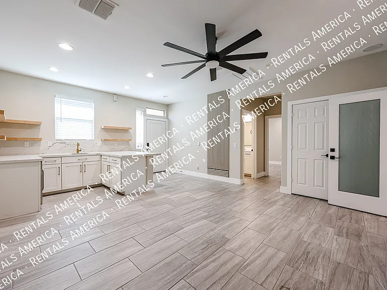 7855 W Rock Springs Dr — Photo 4
