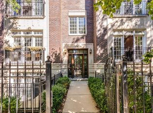 1134 W Patterson Ave #1, Chicago, IL 60613