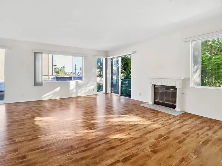 1828 Purdue Ave #201 — Photo 18