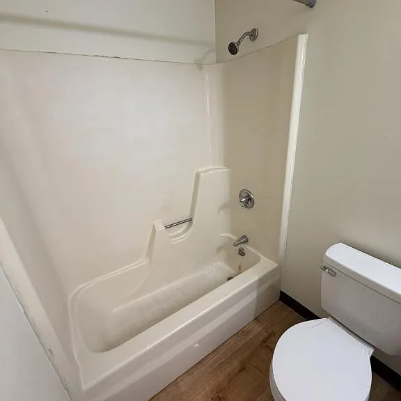 193 Rose Ave #A — Photo 11