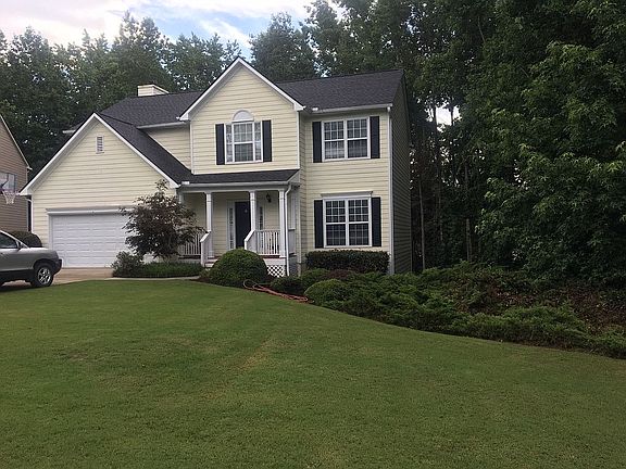 Front View in Cul-De-Sac