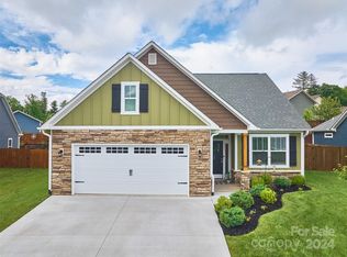 19 Lyndon Cir, Arden, NC 28704