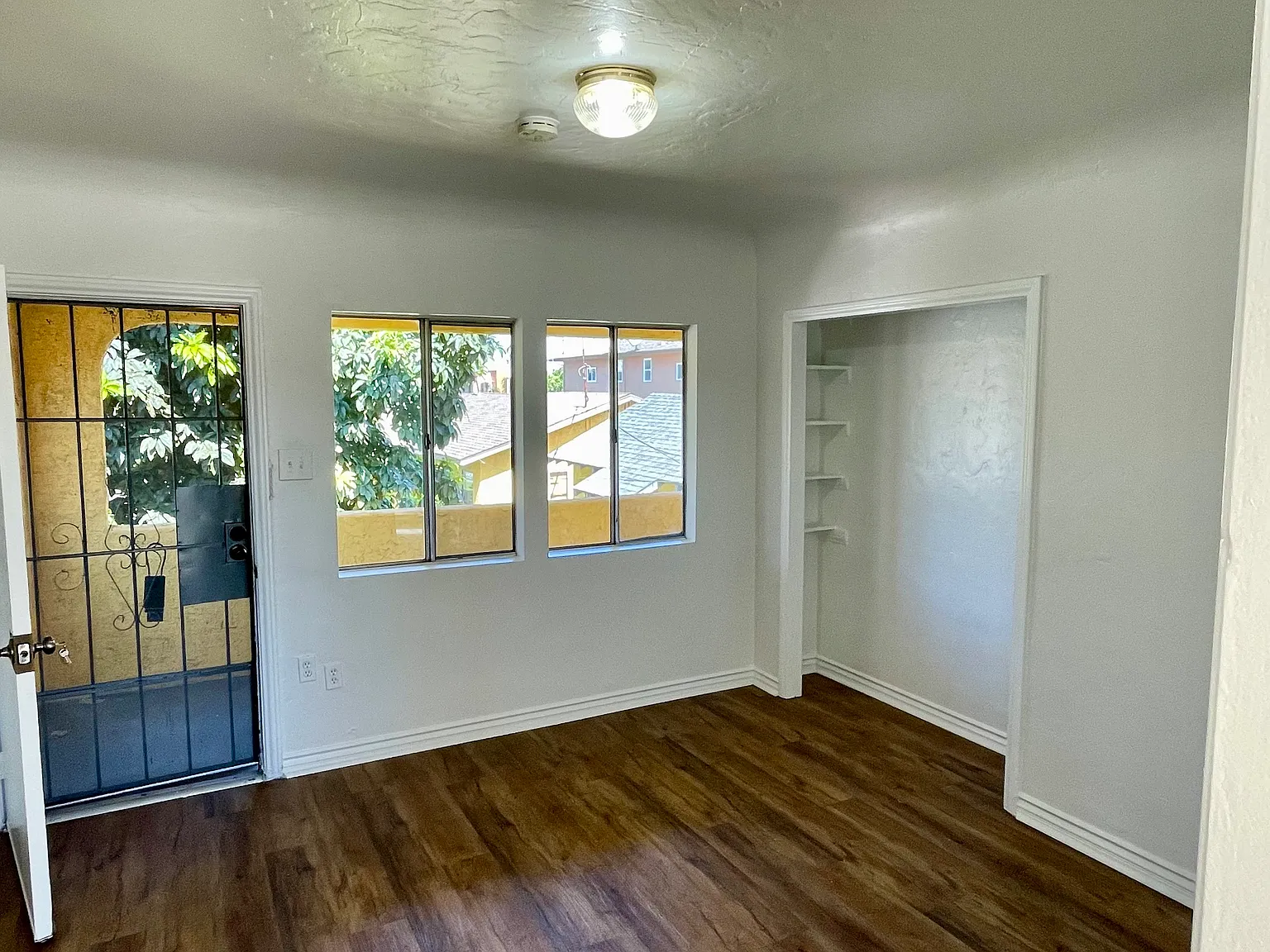 Studio, 200 sqft, $1,275 — Photo 2