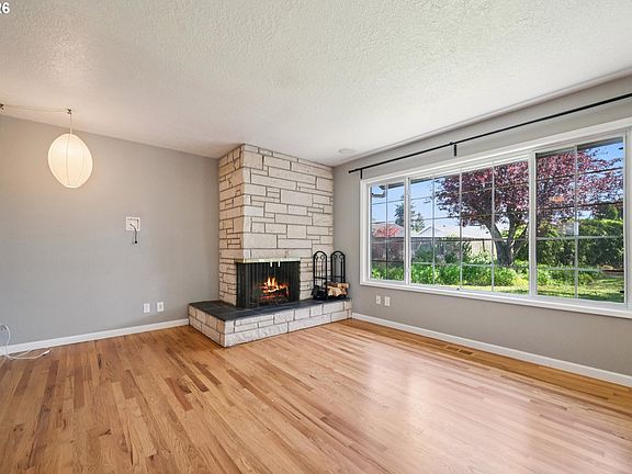 4th image of 1212 NE 175th Ave