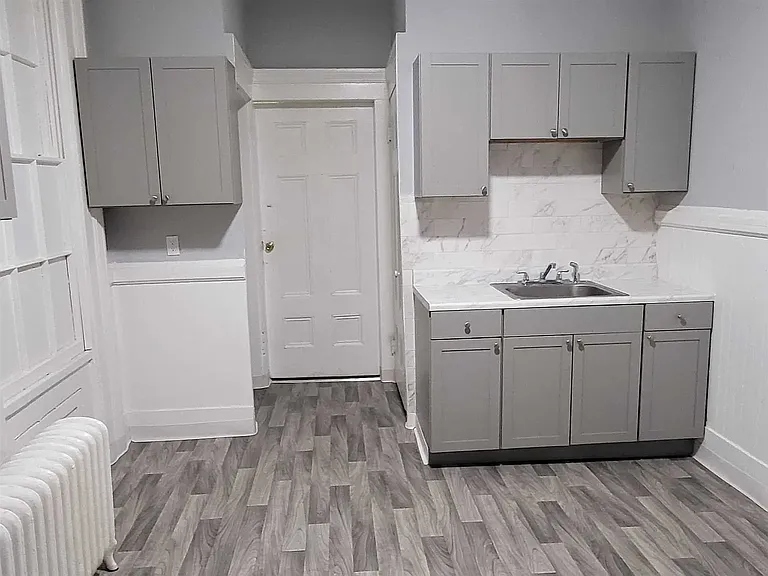 44 S Hamilton St #4 — Photo 5