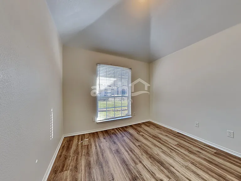 333 Rock Hill Dr — Photo 8
