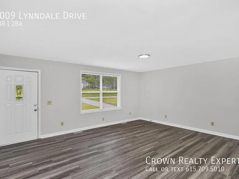 1009 Lynndale Dr — Photo 12