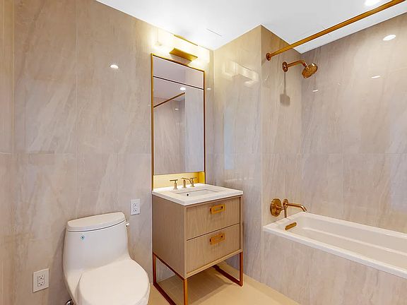 4th image of 3 Court Sq APT 602