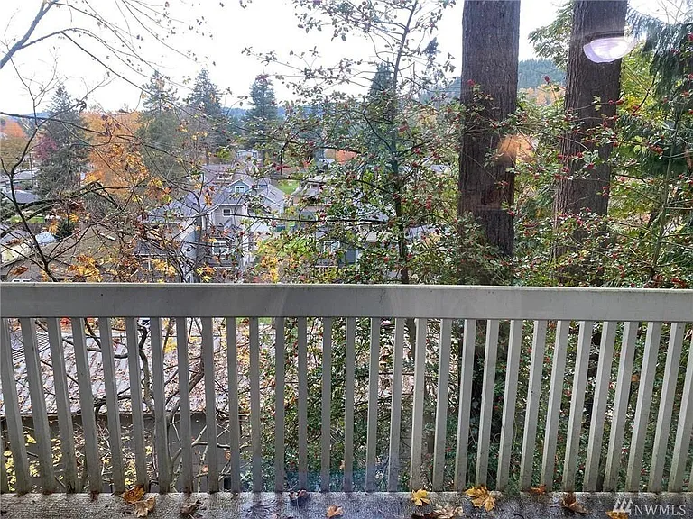 332 SE Donnelly Ln — Photo 9